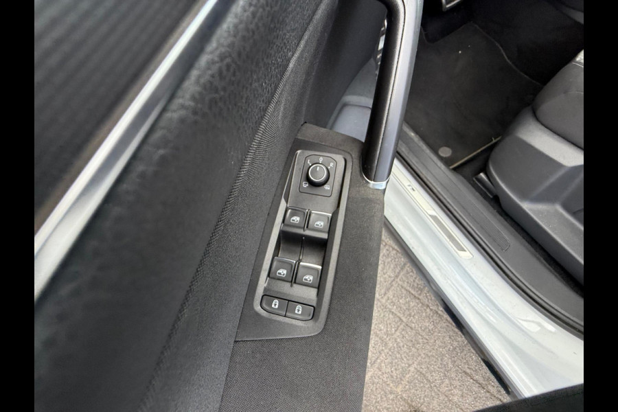 Volkswagen Touran 1.5 TSI Highline Business R 7p volle prachtige auto