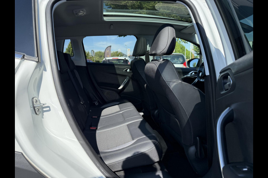 Peugeot 2008 1.2 PureTech Allure 2e Eigenaar,Pano,6 Bak,131pk,Navi,Camera,Clima,Cruise,Dealer Onderhouden,Pdc,Lm velgen,Apk tot 10-2026