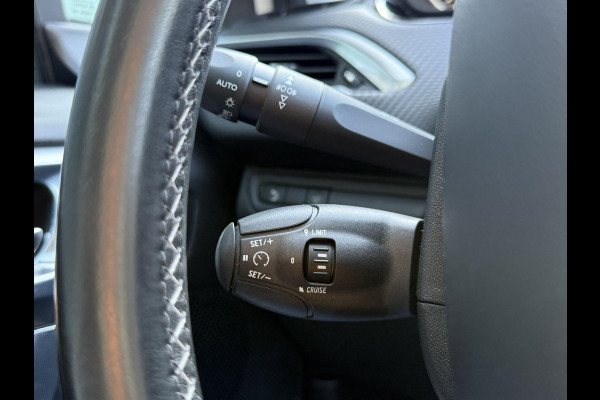 Peugeot 2008 1.2 PureTech Allure 2e Eigenaar,Pano,6 Bak,131pk,Navi,Camera,Clima,Cruise,Dealer Onderhouden,Pdc,Lm velgen,Apk tot 10-2026