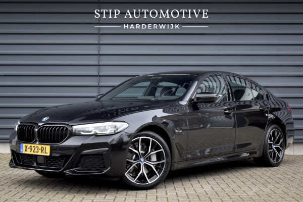 BMW 5 Serie 530e High Executive M Sport | Active Cruise Control | Trekhaak Wegklapbaar | 19'' M Velgen | Stuurverwarming | CarPlay | Camera |
