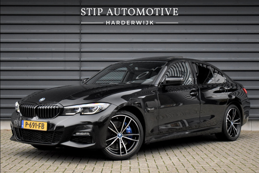 BMW 3 Serie High Executive M Sport Shadow | Schuif/Kanteldak | Laser Light | Head-Up | CarPlay | 19'' Velgen | Donker Getint Glas |