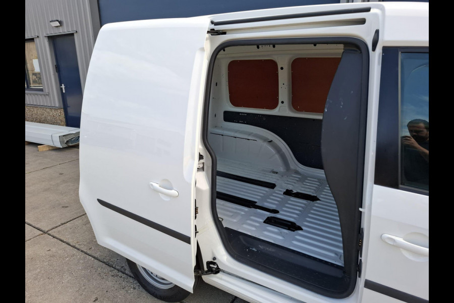 Volkswagen Caddy 1.4 TGI L1H1 EcoFuel Trendline AIRCO / CRUISE CONTROLE / TREKHAAK / EURO 6 / BENZINE / AARDGAS