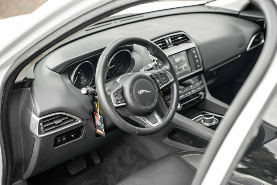 Jaguar F-Pace 2.0 Portfolio AWD 20d | Panoramadak