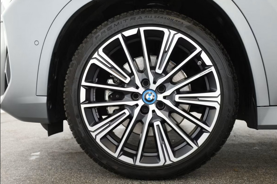 BMW X1 xDrive30e M-SPORT ** MATRIX, NAVI+, PANORAMA, HuD, LEDER, 20-Iinch LMV ** 1E EIG - UNFALLFREI ** ** INFORMEER OOK NAAR ONZE AANTREKKELIJKE FINANCIAL-LEASE TARIEVEN **