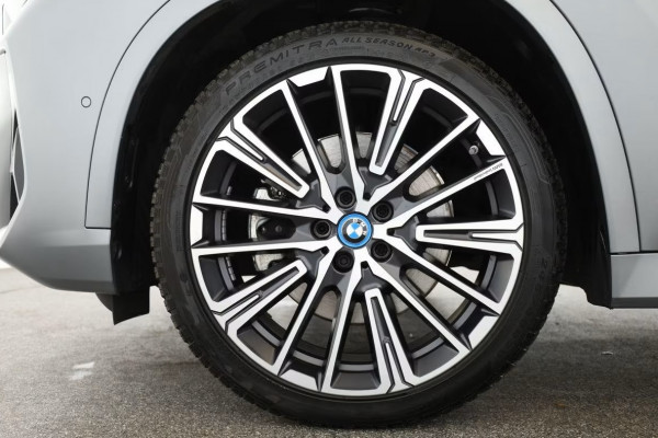 BMW X1 xDrive30e M-SPORT ** MATRIX, NAVI+, PANORAMA, HuD, LEDER, 20-Iinch LMV ** 1E EIG - UNFALLFREI ** ** INFORMEER OOK NAAR ONZE AANTREKKELIJKE FINANCIAL-LEASE TARIEVEN **