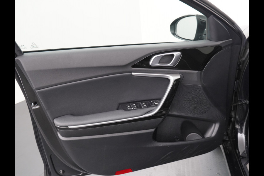 Kia Ceed Sportswagon AUTOMAAT 1.5 T-GDi GT-Line - Panoramadak - Stoel en stuurwielverwarming - Apple CarPlay/Android Auto - Navigatie - Elektrische Achterklep - Fabrieksgarantie tot 11-2029
