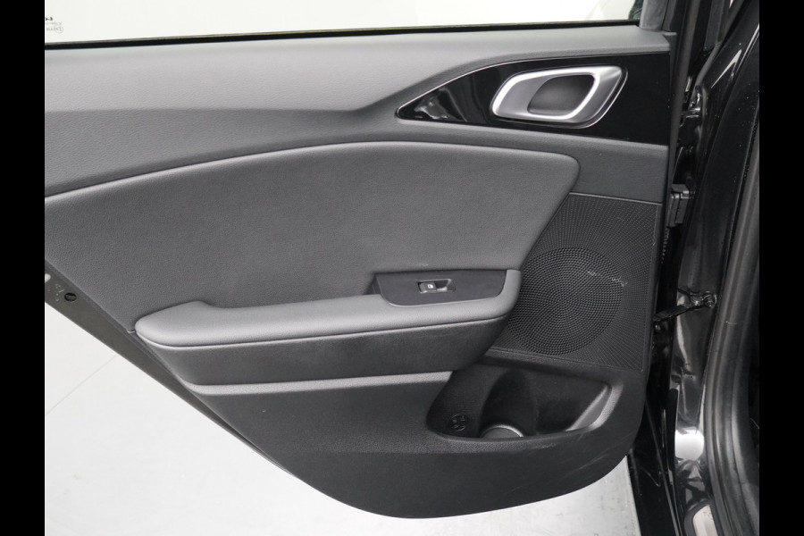 Kia Ceed Sportswagon AUTOMAAT 1.5 T-GDi GT-Line - Panoramadak - Stoel en stuurwielverwarming - Apple CarPlay/Android Auto - Navigatie - Elektrische Achterklep - Fabrieksgarantie tot 11-2029