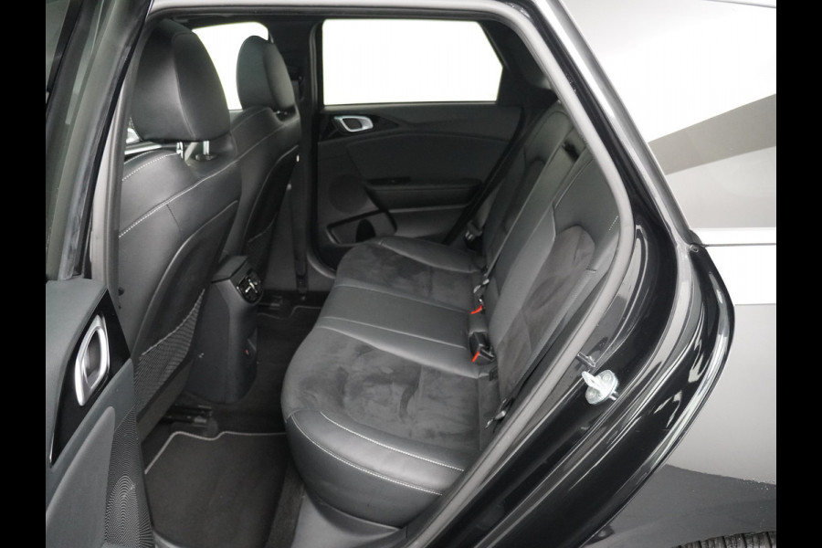 Kia Ceed Sportswagon AUTOMAAT 1.5 T-GDi GT-Line - Panoramadak - Stoel en stuurwielverwarming - Apple CarPlay/Android Auto - Navigatie - Elektrische Achterklep - Fabrieksgarantie tot 11-2029