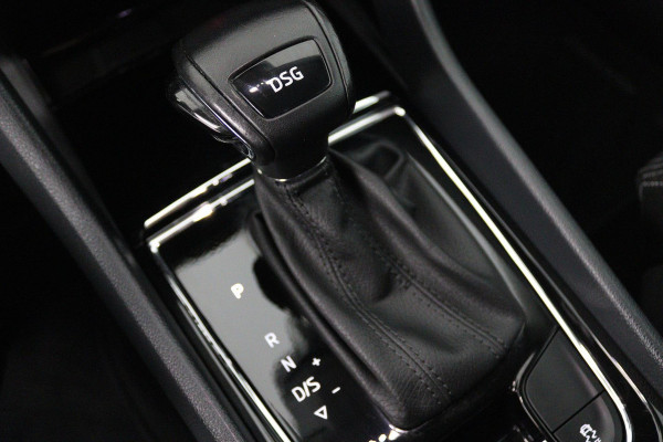 Škoda Karoq 1.5 TSI ACT Style Business (TREKHAAK, STOELVERWARMING, ACHTERUITRIJCAMERA, NAVIGATIE, ELEKTR STOELEN)