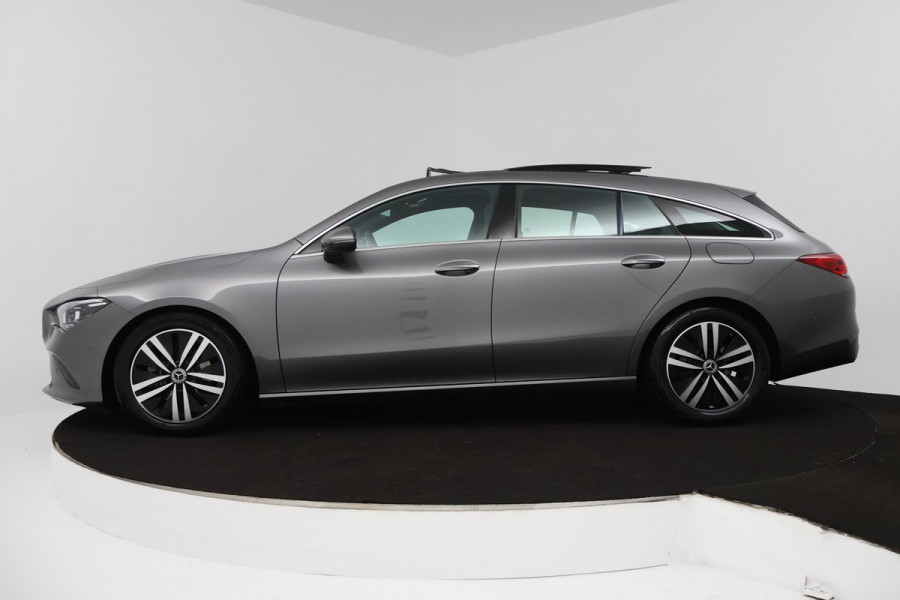 Mercedes-Benz CLA-Klasse Shooting Brake 200 Business Solution Luxury (PANORAMADAK, SFEERVERLICHTING, STOELVERARMING, CAMERA)
