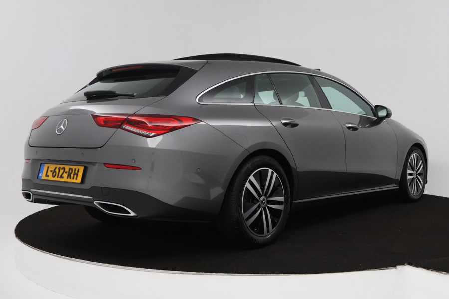 Mercedes-Benz CLA-Klasse Shooting Brake 200 Business Solution Luxury (PANORAMADAK, SFEERVERLICHTING, STOELVERARMING, CAMERA)