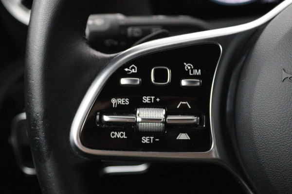 Mercedes-Benz CLA-Klasse Shooting Brake 200 Business Solution Luxury (PANORAMADAK, SFEERVERLICHTING, STOELVERARMING, CAMERA)