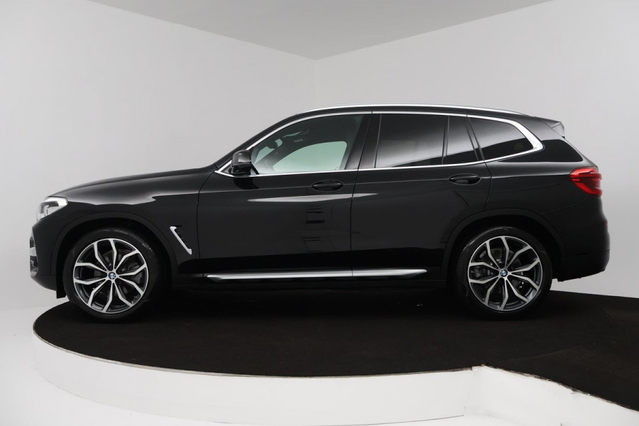 BMW X3 XDrive20i High Executive (STOELVERWARMING, SFEERVERLICHTING, HEAD-UP, CRUISE CONTROL, PARKEERSENSOREN, DEALER ONDERHOUDEN)