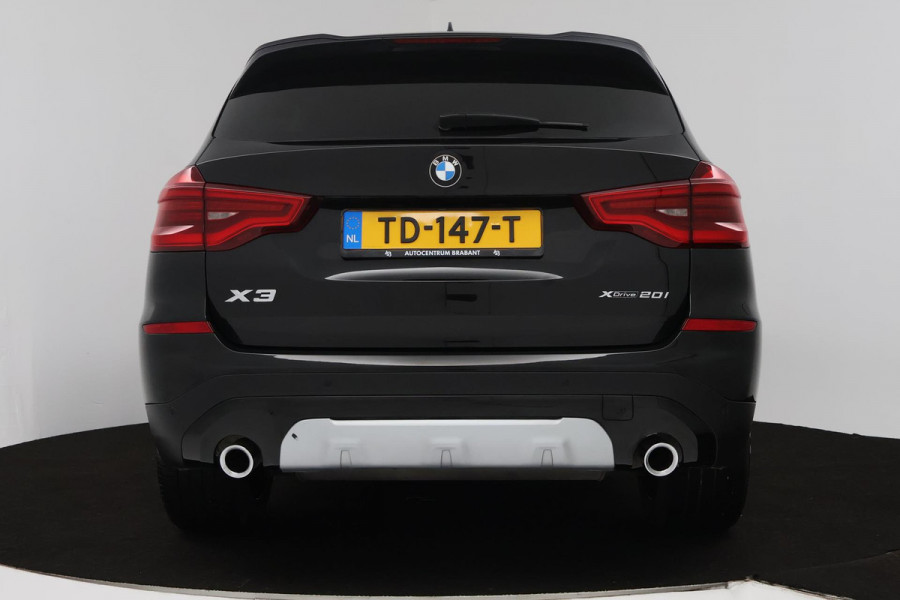 BMW X3 XDrive20i High Executive (STOELVERWARMING, SFEERVERLICHTING, HEAD-UP, CRUISE CONTROL, PARKEERSENSOREN, DEALER ONDERHOUDEN)