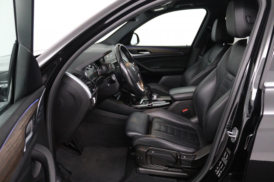 BMW X3 XDrive20i High Executive (STOELVERWARMING, SFEERVERLICHTING, HEAD-UP, CRUISE CONTROL, PARKEERSENSOREN, DEALER ONDERHOUDEN)