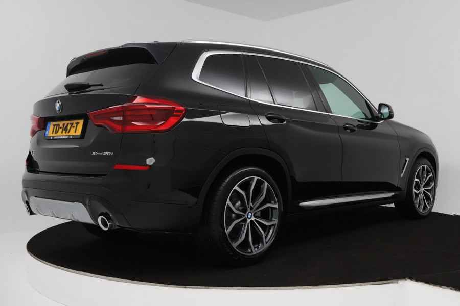BMW X3 XDrive20i High Executive (STOELVERWARMING, SFEERVERLICHTING, HEAD-UP, CRUISE CONTROL, PARKEERSENSOREN, DEALER ONDERHOUDEN)