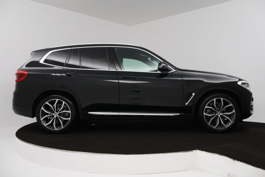 BMW X3 XDrive20i High Executive (STOELVERWARMING, SFEERVERLICHTING, HEAD-UP, CRUISE CONTROL, PARKEERSENSOREN, DEALER ONDERHOUDEN)
