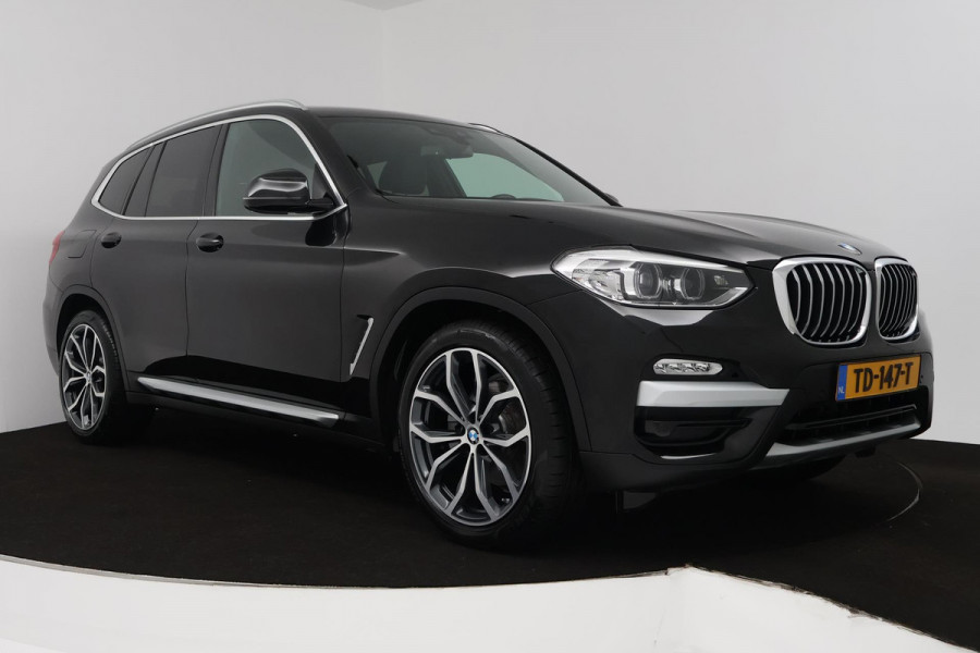 BMW X3 XDrive20i High Executive (STOELVERWARMING, SFEERVERLICHTING, HEAD-UP, CRUISE CONTROL, PARKEERSENSOREN, DEALER ONDERHOUDEN)
