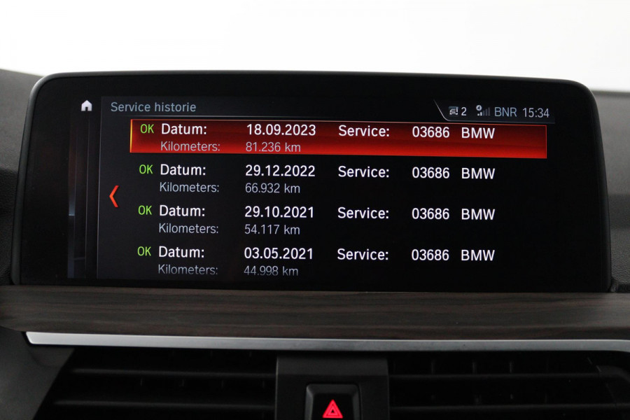 BMW X3 XDrive20i High Executive (STOELVERWARMING, SFEERVERLICHTING, HEAD-UP, CRUISE CONTROL, PARKEERSENSOREN, DEALER ONDERHOUDEN)