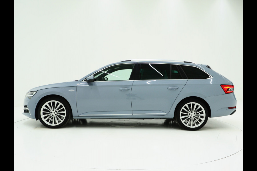 Škoda Superb Combi 1.4 TSI iV Laurin & Klement | Panoramadak | Trekhaak | Canton | Keyless | Adaptive Cruise | Carplay