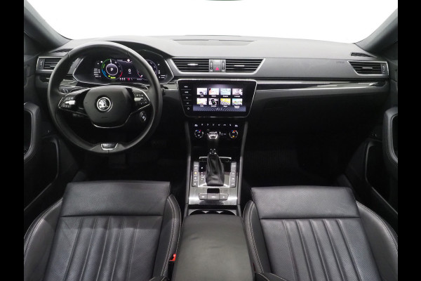 Škoda Superb Combi 1.4 TSI iV Laurin & Klement | Panoramadak | Trekhaak | Canton | Keyless | Adaptive Cruise | Carplay