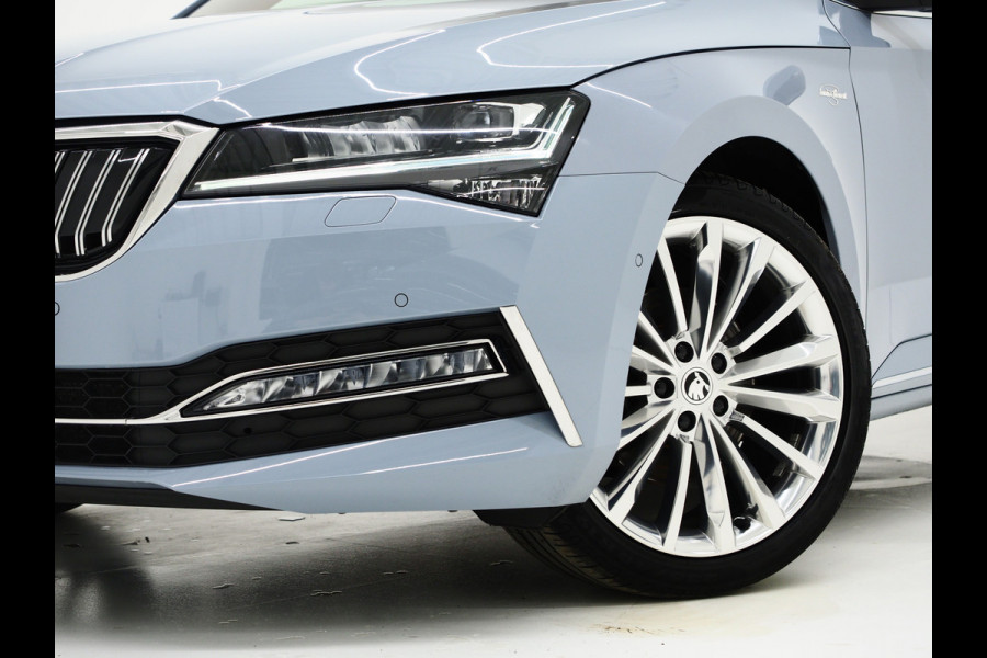 Škoda Superb Combi 1.4 TSI iV Laurin & Klement | Panoramadak | Trekhaak | Canton | Keyless | Adaptive Cruise | Carplay