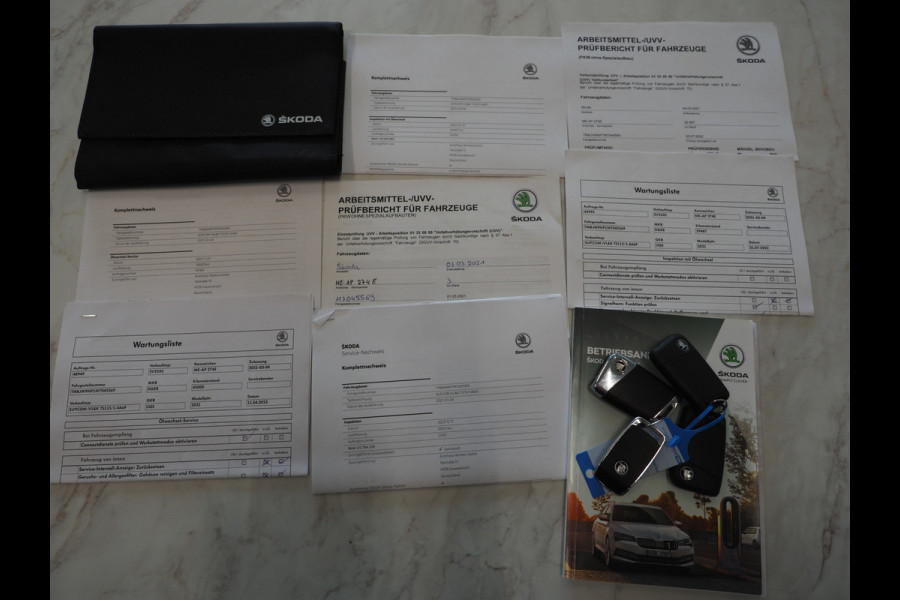 Škoda Superb Combi 1.4 TSI iV Laurin & Klement | Panoramadak | Trekhaak | Canton | Keyless | Adaptive Cruise | Carplay