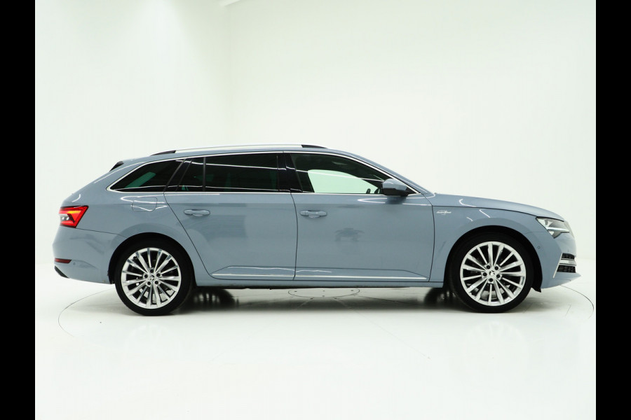 Škoda Superb Combi 1.4 TSI iV Laurin & Klement | Panoramadak | Trekhaak | Canton | Keyless | Adaptive Cruise | Carplay