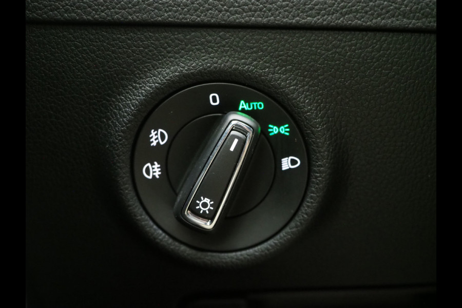 Škoda Superb Combi 1.4 TSI iV Laurin & Klement | Panoramadak | Trekhaak | Canton | Keyless | Adaptive Cruise | Carplay