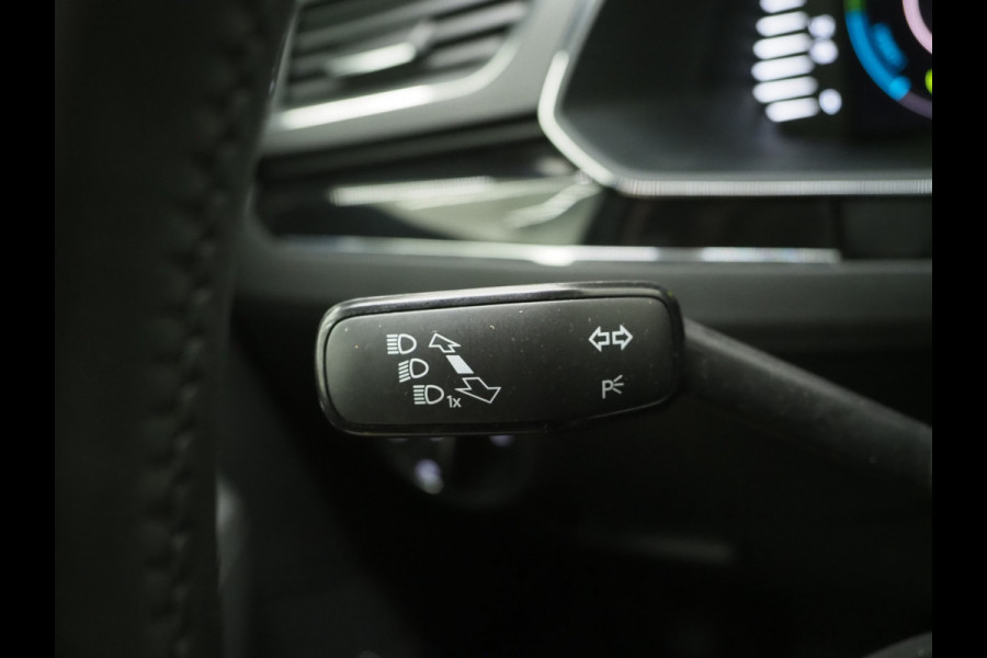 Škoda Superb Combi 1.4 TSI iV Laurin & Klement | Panoramadak | Trekhaak | Canton | Keyless | Adaptive Cruise | Carplay