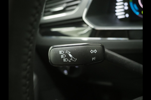 Škoda Superb Combi 1.4 TSI iV Laurin & Klement | Panoramadak | Trekhaak | Canton | Keyless | Adaptive Cruise | Carplay