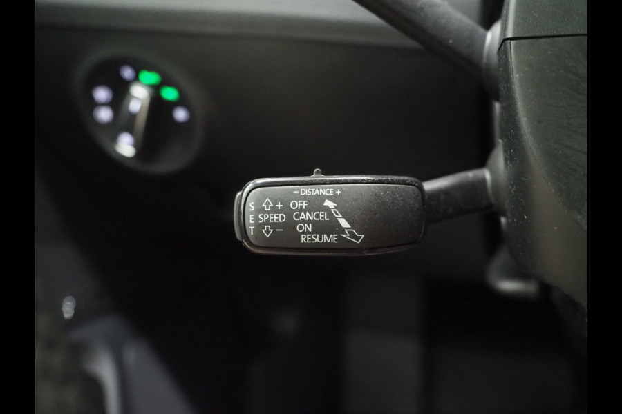 Škoda Superb Combi 1.4 TSI iV Laurin & Klement | Panoramadak | Trekhaak | Canton | Keyless | Adaptive Cruise | Carplay