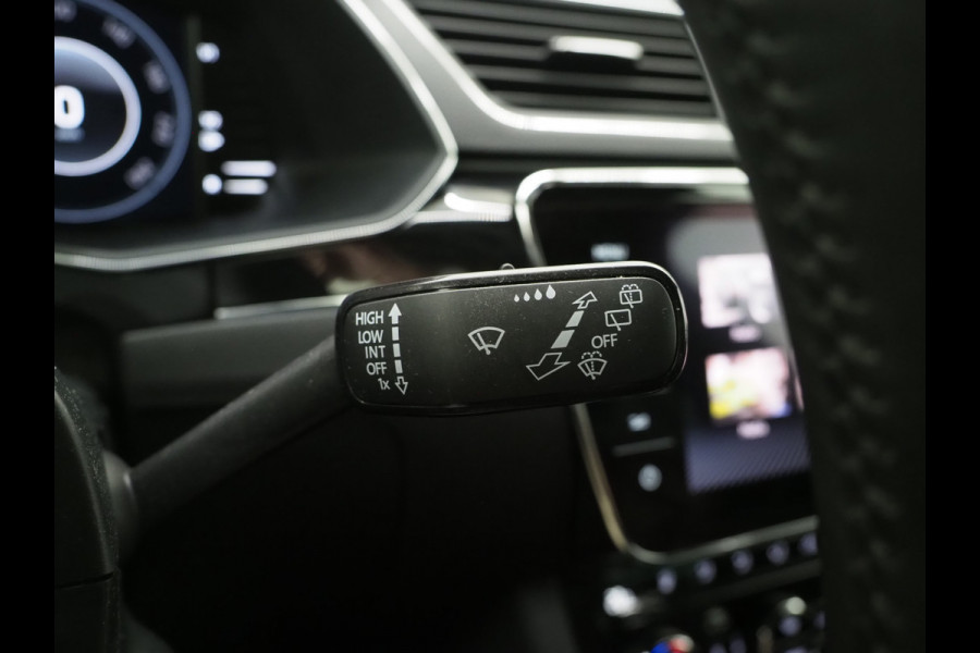 Škoda Superb Combi 1.4 TSI iV Laurin & Klement | Panoramadak | Trekhaak | Canton | Keyless | Adaptive Cruise | Carplay