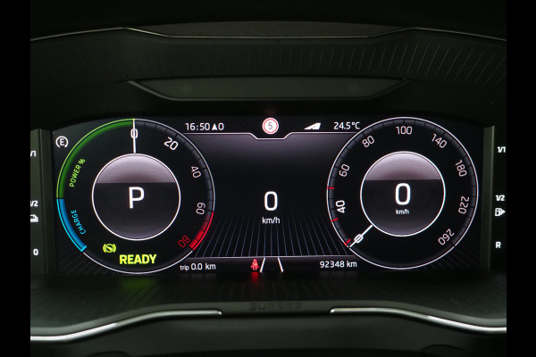 Škoda Superb Combi 1.4 TSI iV Laurin & Klement | Panoramadak | Trekhaak | Canton | Keyless | Adaptive Cruise | Carplay