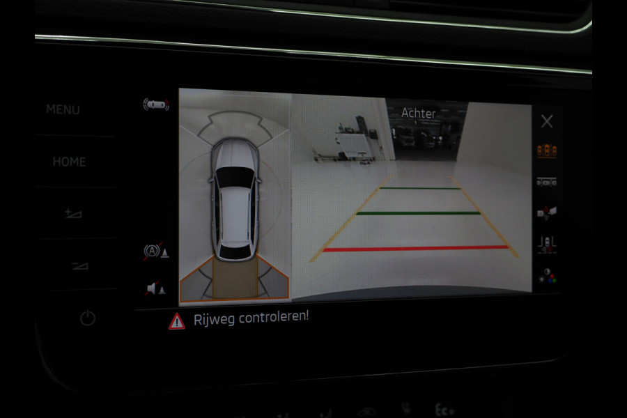 Škoda Superb Combi 1.4 TSI iV Laurin & Klement | Panoramadak | Trekhaak | Canton | Keyless | Adaptive Cruise | Carplay