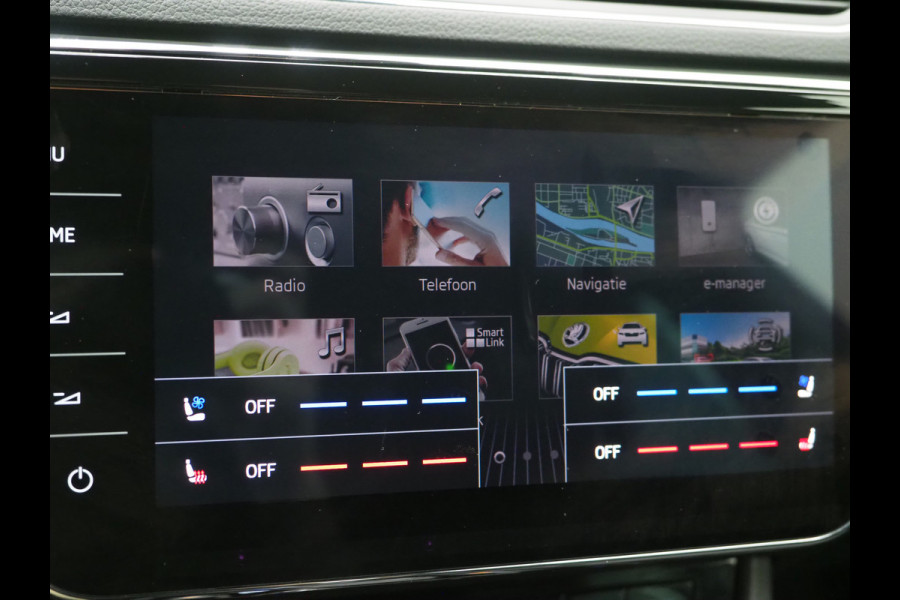 Škoda Superb Combi 1.4 TSI iV Laurin & Klement | Panoramadak | Trekhaak | Canton | Keyless | Adaptive Cruise | Carplay