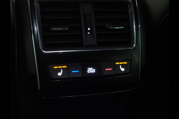 Škoda Superb Combi 1.4 TSI iV Laurin & Klement | Panoramadak | Trekhaak | Canton | Keyless | Adaptive Cruise | Carplay