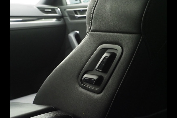 Škoda Superb Combi 1.4 TSI iV Laurin & Klement | Panoramadak | Trekhaak | Canton | Keyless | Adaptive Cruise | Carplay