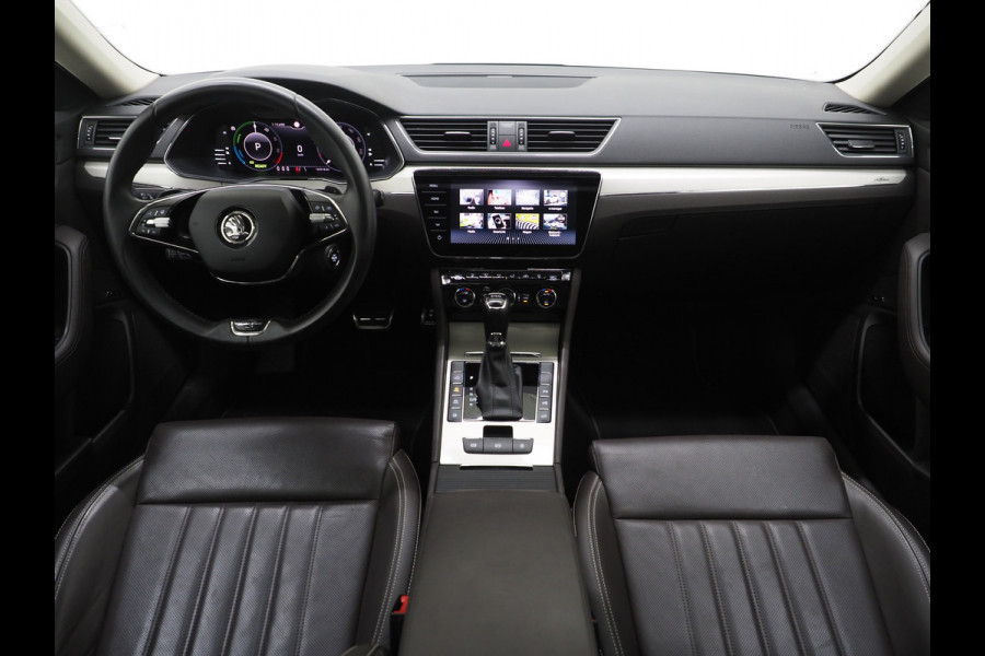 Škoda Superb Combi 1.4 TSI iV Laurin & Klement | Panoramadak | Trekhaak | Canton | Massage | Keyless | Adaptive Cruise