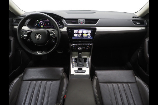 Škoda Superb Combi 1.4 TSI iV Laurin & Klement | Panoramadak | Trekhaak | Canton | Massage | Keyless | Adaptive Cruise