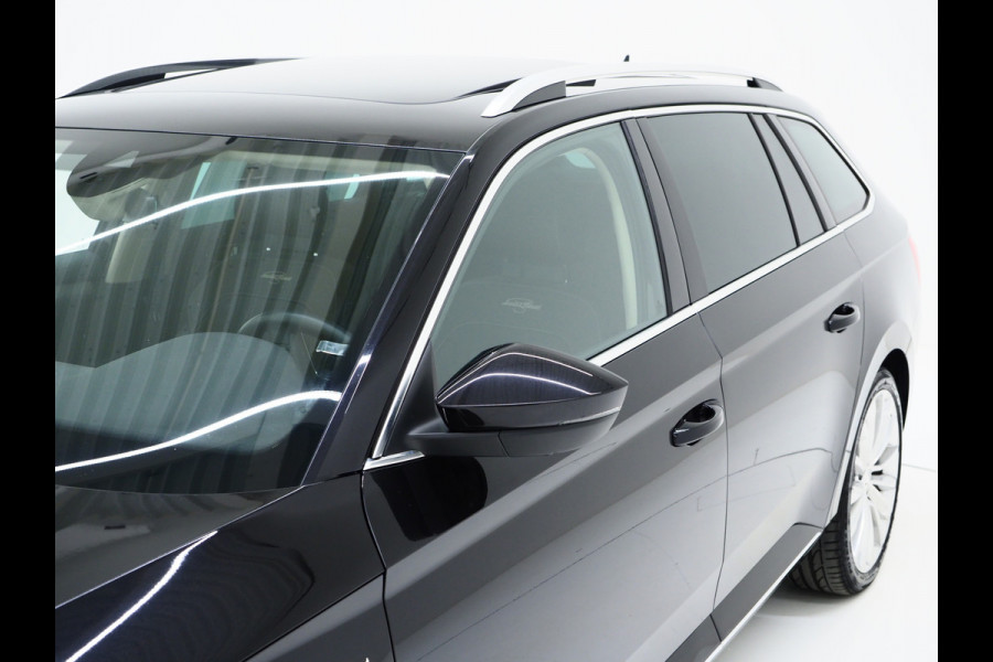 Škoda Superb Combi 1.4 TSI iV Laurin & Klement | Panoramadak | Trekhaak | Canton | Massage | Keyless | Adaptive Cruise