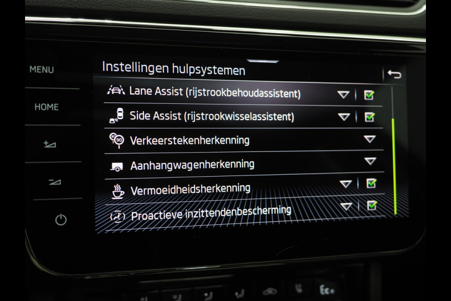 Škoda Superb Combi 1.4 TSI iV Laurin & Klement | Panoramadak | Trekhaak | Canton | Massage | Keyless | Adaptive Cruise