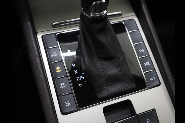 Škoda Superb Combi 1.4 TSI iV Laurin & Klement | Panoramadak | Trekhaak | Canton | Massage | Keyless | Adaptive Cruise