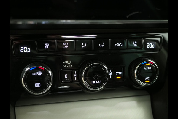 Škoda Superb Combi 1.4 TSI iV Laurin & Klement | Panoramadak | Trekhaak | Canton | Massage | Keyless | Adaptive Cruise
