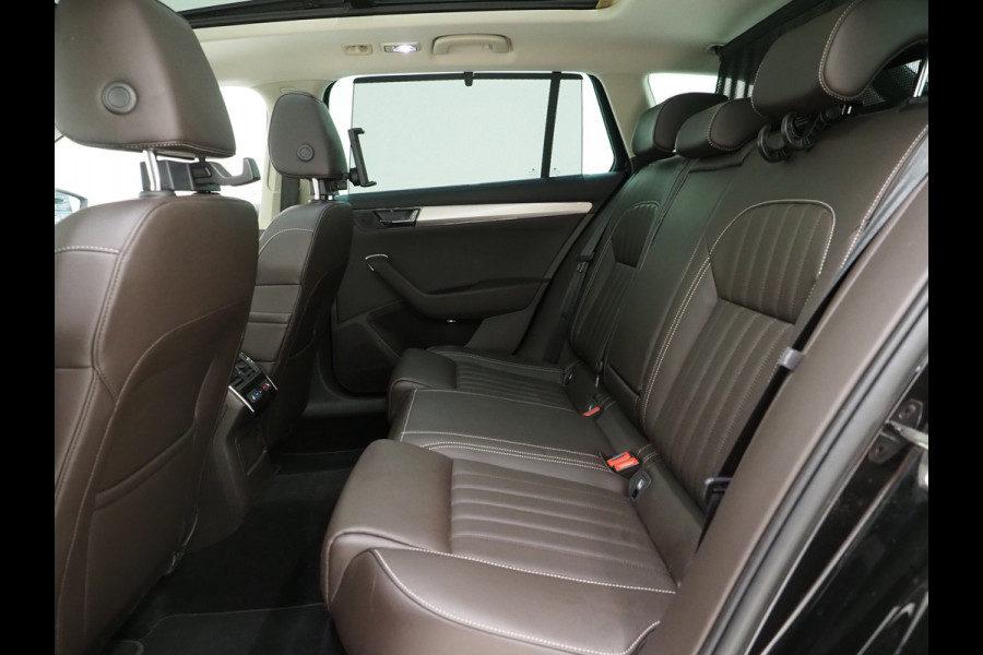 Škoda Superb Combi 1.4 TSI iV Laurin & Klement | Panoramadak | Trekhaak | Canton | Massage | Keyless | Adaptive Cruise