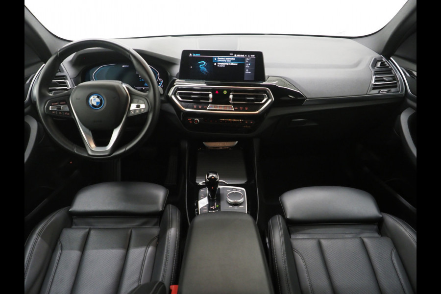 BMW X3 xDrive30e LCI 292PK | Leder | Sportstoelen | Zwarte Hemel | Camera | DAB | Carplay