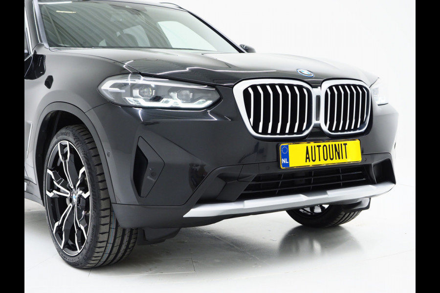 BMW X3 xDrive30e LCI 292PK | Leder | Sportstoelen | Zwarte Hemel | Camera | DAB | Carplay