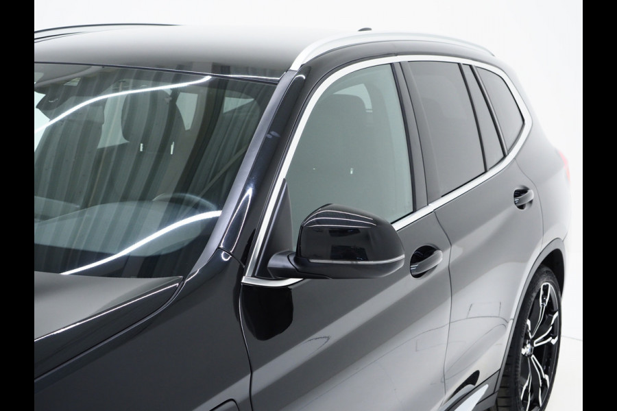 BMW X3 xDrive30e LCI 292PK | Leder | Sportstoelen | Zwarte Hemel | Camera | DAB | Carplay