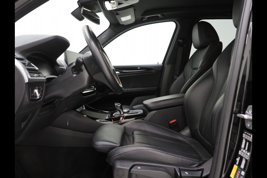 BMW X3 xDrive30e LCI 292PK | Leder | Sportstoelen | Zwarte Hemel | Camera | DAB | Carplay