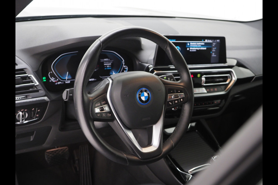 BMW X3 xDrive30e LCI 292PK | Leder | Sportstoelen | Zwarte Hemel | Camera | DAB | Carplay